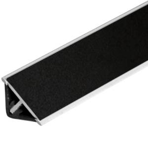 L20-03-cerna_01_original